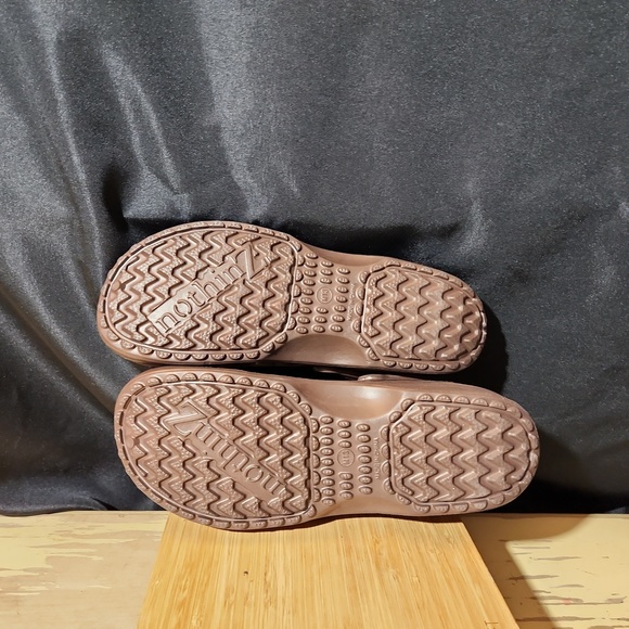 NOTHINZ Men's 13 Brown Clogs NWOT - Picture 5 of 5